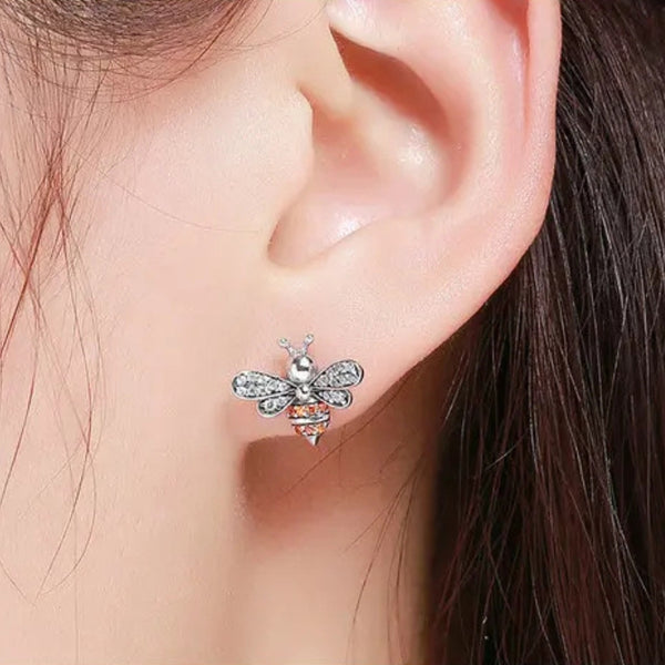 Filigrane Bienen-Honig Ohrstecker mit funkelnden Kristallen – eleganter Naturschmuck für Naturliebhaber & Trendsetter. 🐝✨