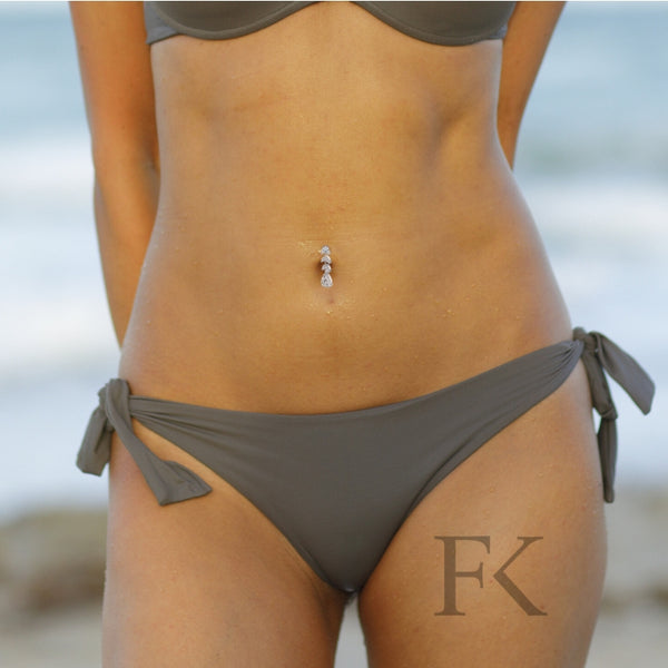 „Silber Kristall Bauchnabelpiercing aus Chirurgenstahl 316L mit vielen glitzernden Kristallen & Reverse gebogener Barbell ✨💎“