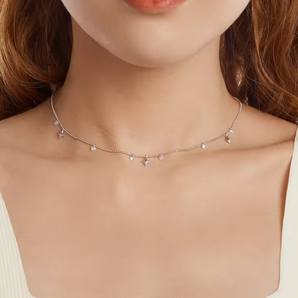 Sternenkette aus 925er Sterlingsilber mit Kristallen – elegante Damen Silber Halskette, zeitloser Halsschmuck.
