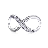Family Forever, Unendlichkeits Charm-Anhänger aus 925er Silber mit Kristallen – funkelndes Infinity-Symbol für Liebe, Familie & ewige Verbindung.