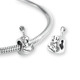 Gitarre Charm aus 925er Silber – filigraner Musik-Anhänger für Musiker & Musikliebhaber, tragbar an Armband oder Kette.