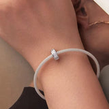 Kristall Stopper Charm aus 925er Silber – funktionaler Schmuckanhänger mit funkelnden Kristallen für Stil, Halt und Eleganz am Armband.