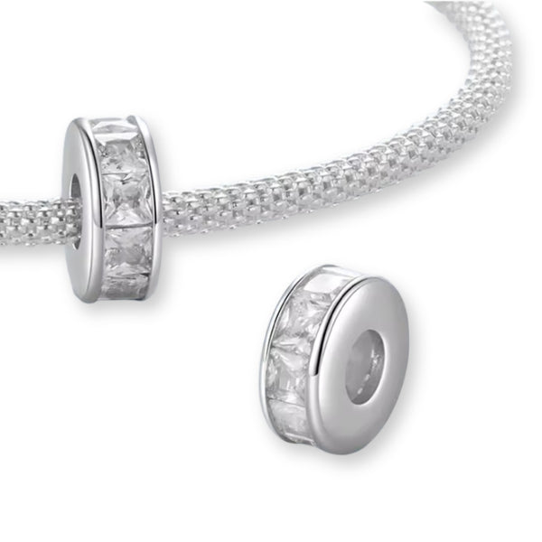 Kristall Stopper Charm aus 925er Silber – funktionaler Schmuckanhänger mit funkelnden Kristallen für Stil, Halt und Eleganz am Armband.