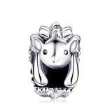 Igel Charm aus 925er Silber ohne Kristalle – liebevoll gestalteter Tieranhänger als Symbol für Schutz, Achtsamkeit und innere Stärke.