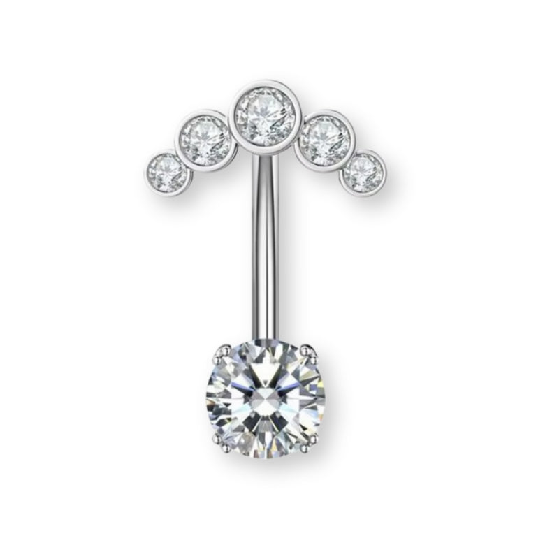 „Luna Bauchnabelpiercing aus Titan G23 mit halbmondförmigem Kristallbesatz und flacher Rückseite für höchsten Tragekomfort ✨🌙“