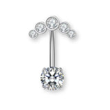 „Luna Bauchnabelpiercing aus Titan G23 mit halbmondförmigem Kristallbesatz und flacher Rückseite für höchsten Tragekomfort ✨🌙“