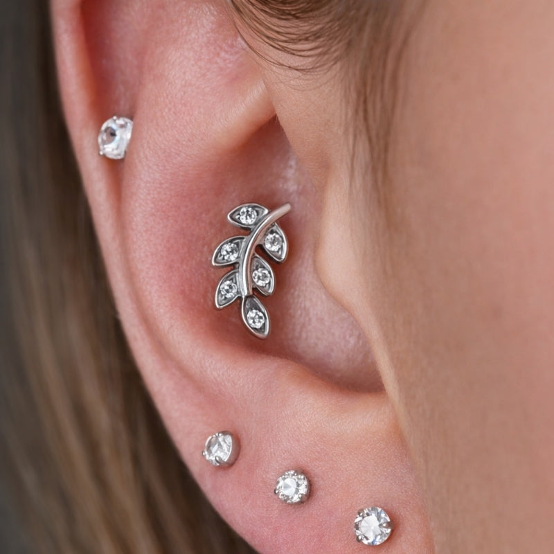 1.2 mm Titan Piercing (16G) Blattzweig mit Zirkonia, silberfarben