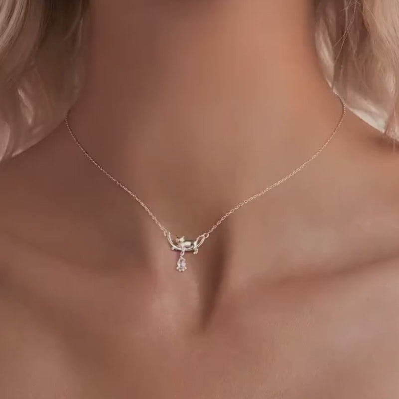 Video von Filigrane Katzen Halskette aus 925er Silber – eleganter Schmuck für Katzenliebhaber. Perfekt als Geschenk oder als persönliches Accessoire.